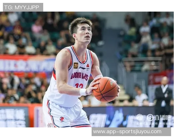 郭艾伦状态回暖20投10中斩获25分3篮板6助攻尽管有5次失误表现依旧可圈可点